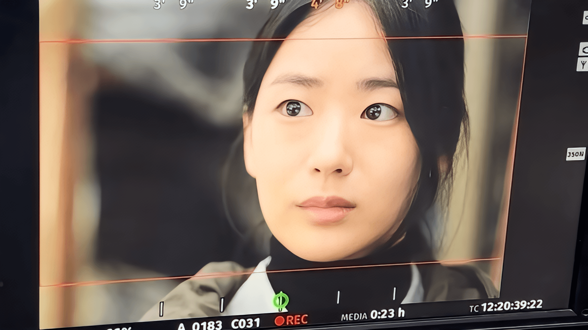 นักแสดงดาวรุ่ง อี อีดัม โชว์พลังการแสดงหลากหลายใน Netflix และภาพยนตร์