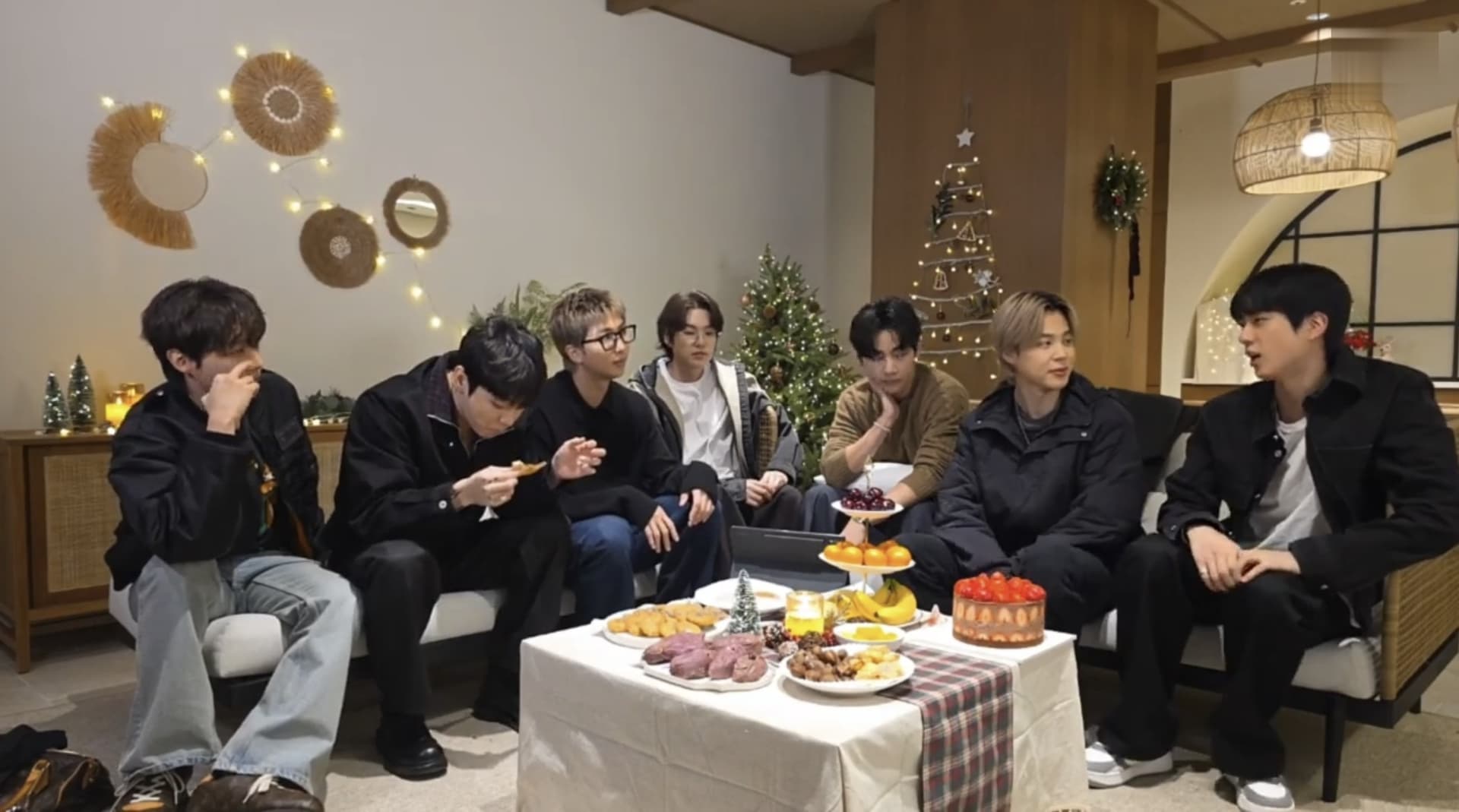 BTS ครองแชมป์อันดับ 1 ชื่อเสียงแบรนด์นักร้องเดือน ก.พ. 2026 ขณะที่ IVE พุ่งขึ้นอันดับ 2