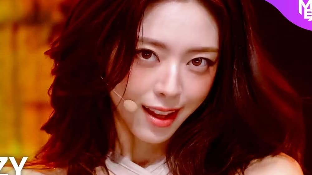 ITZY เยจี บินลัดฟ้าสู่ปารีส ขณะ Tunnel Vision World Tour จุดกระแสเพลง B-side ปี 2020 กลับมาฮิตอีกครั้ง