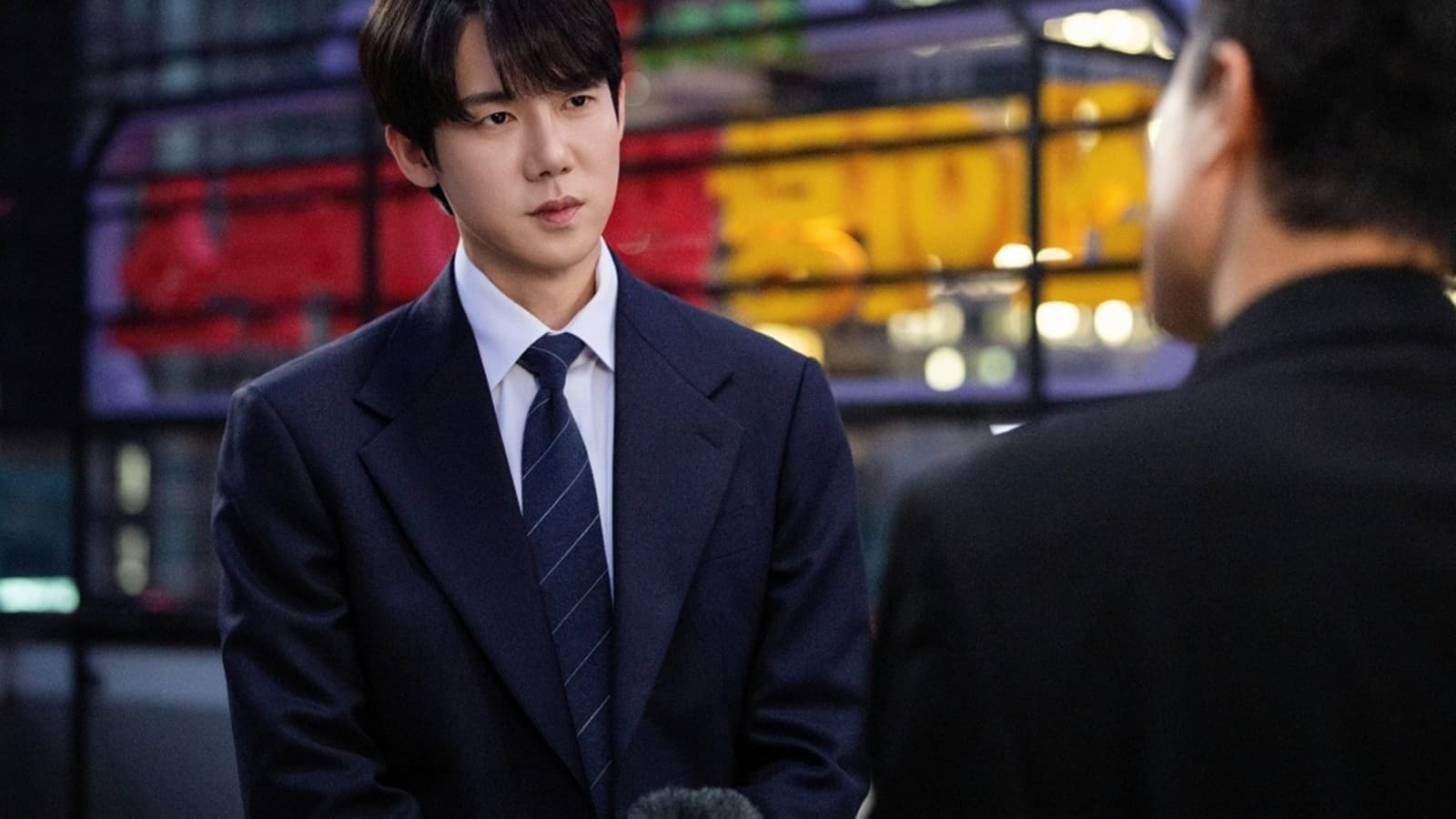 Yoo Yeon-seok เต้น Love Dive ของ IVE สุดเป๊ะ! ฉากสุดช็อกจากซีรีส์เกาหลีเรื่องใหม่