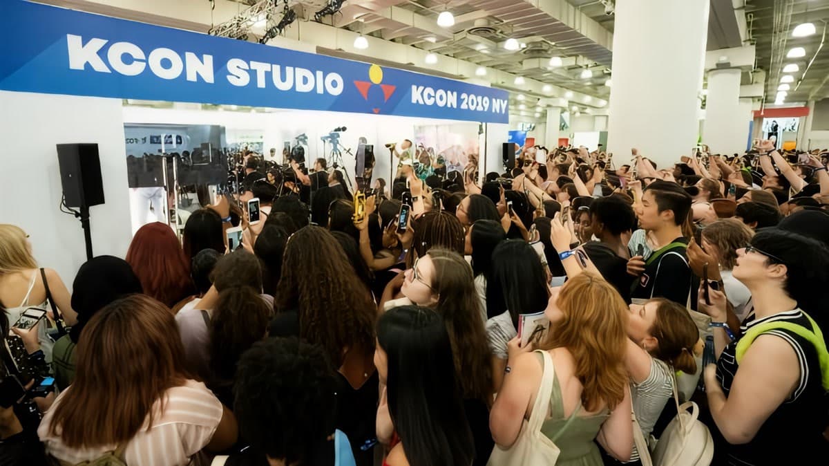 KCON Japan 2026 กำลังจะเปลี่ยนนิยามของเทศกาล K-pop ไปตลอดกาล