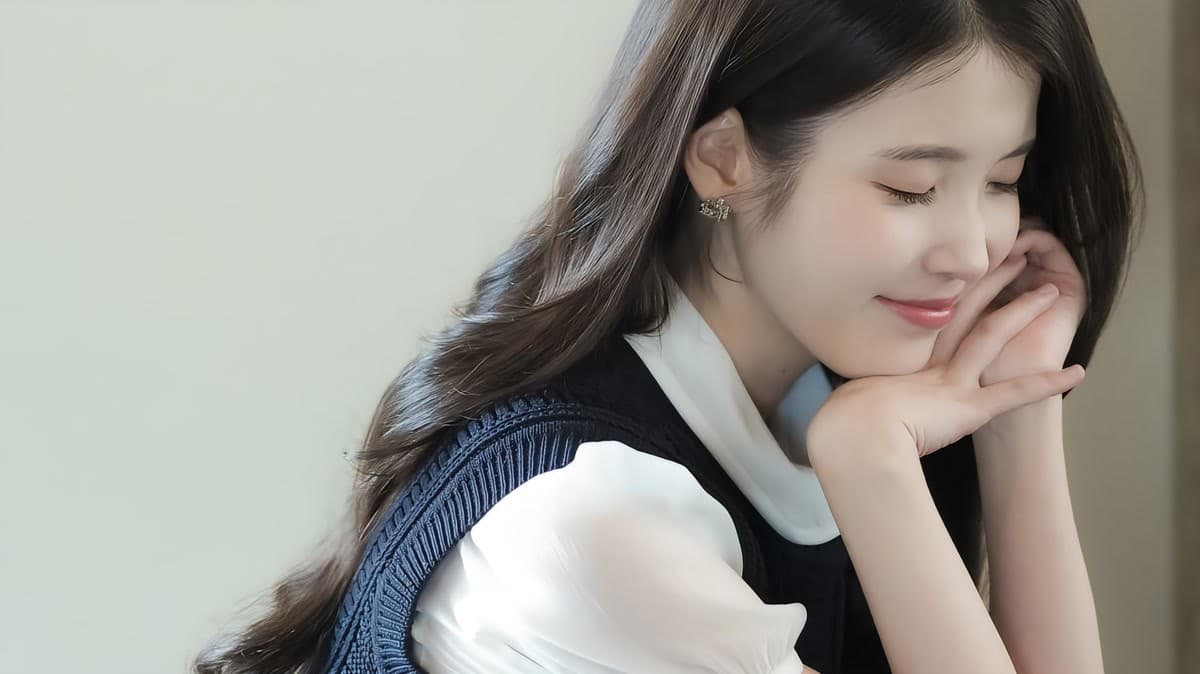 IU เปิดใจเผยเหตุผลที่แอบไปดูคอนเสิร์ต TWICE