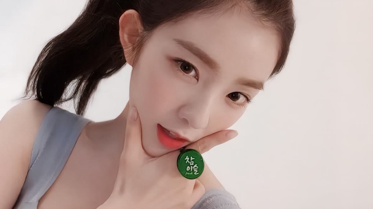 แฟนๆ หยุดพูดถึงใบหน้าของ IRENE ที่อายุ 36 ปีไม่ได้