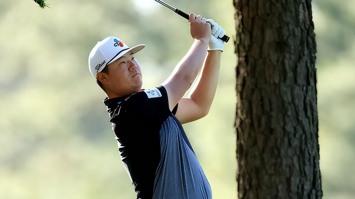 ซง จุงกิ แต่งชุดขาวที่ออกัสตา — ในฐานะแคดดี้ของ อิม ซองแจ ในรายการ Masters